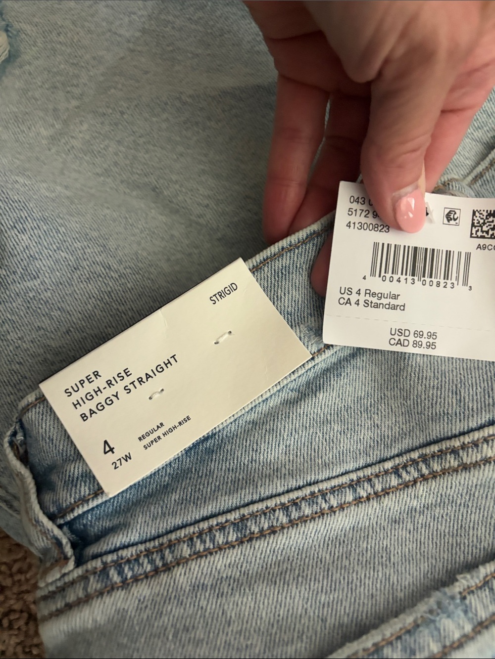AE Light Wash Distressed Women’s Jeans - Picture 2 of 2
